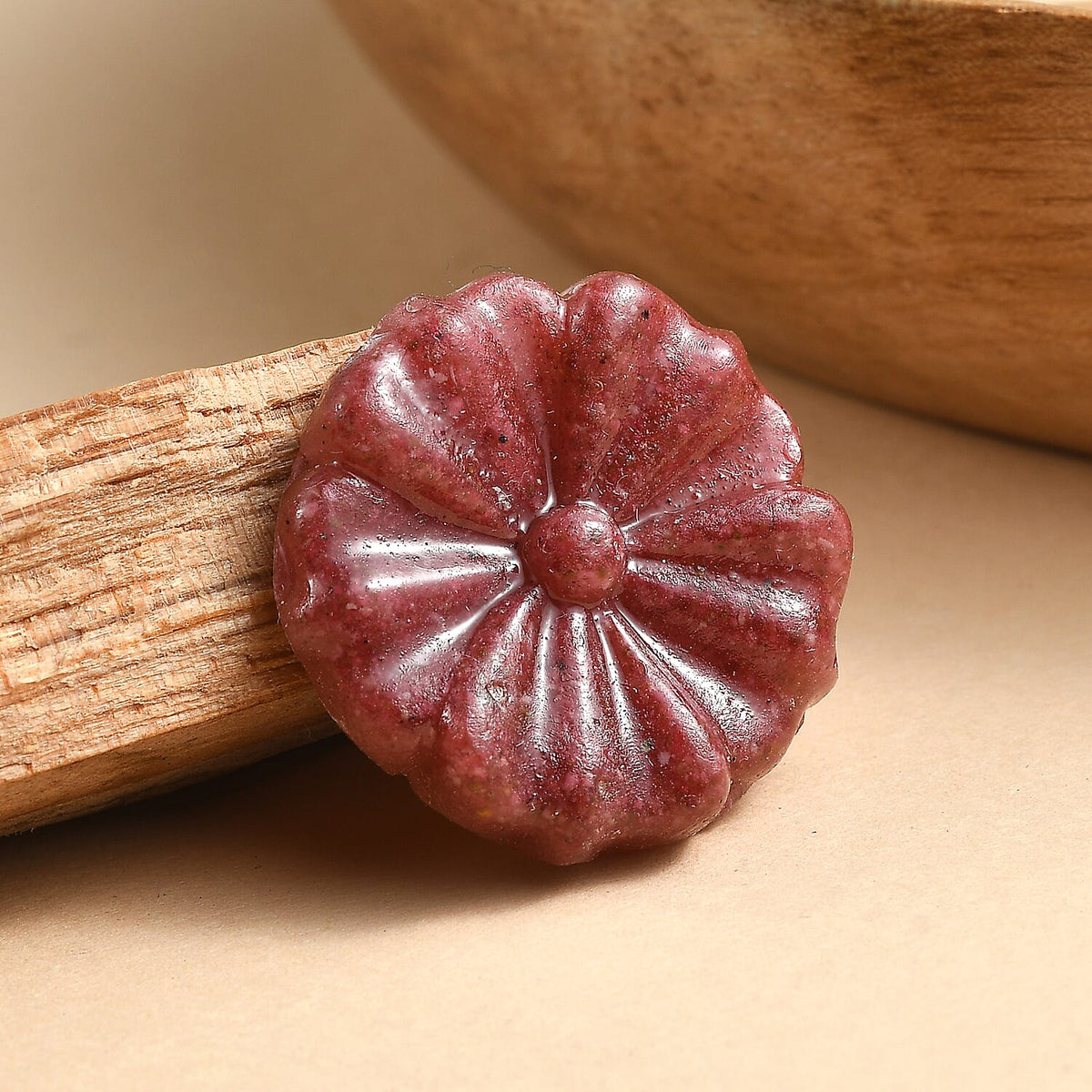 Freshened Thulite Flower Carved Gemstone 10.01 Ct. V32513264 2