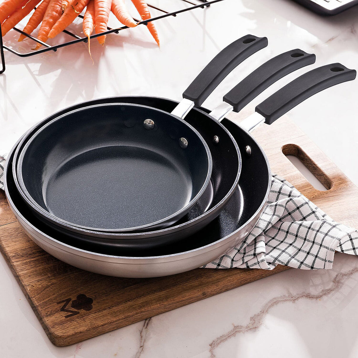 Set of 3 MasterPro Pan Set - Silver and Black 7803534 2