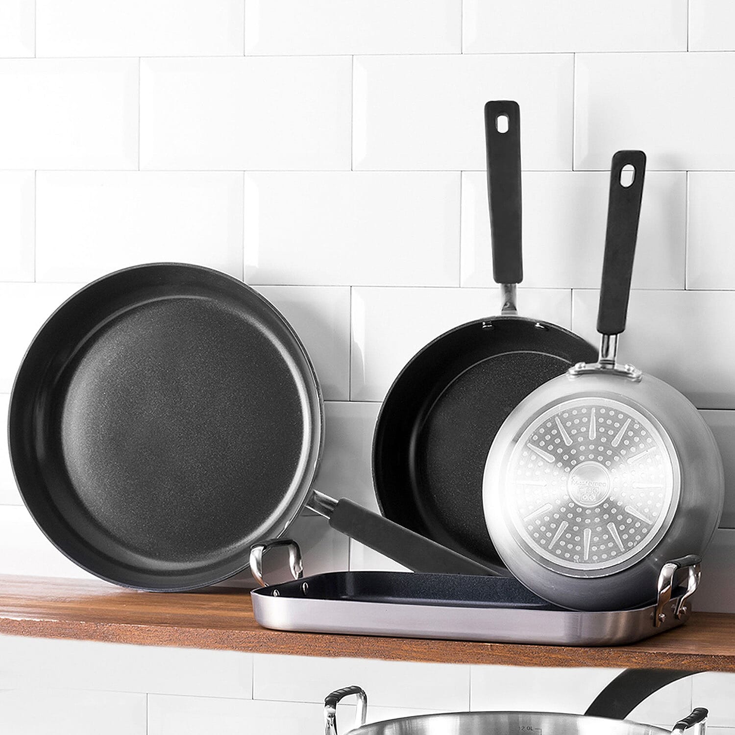 Set of 3 MasterPro Pan Set - Silver and Black 7803534 3