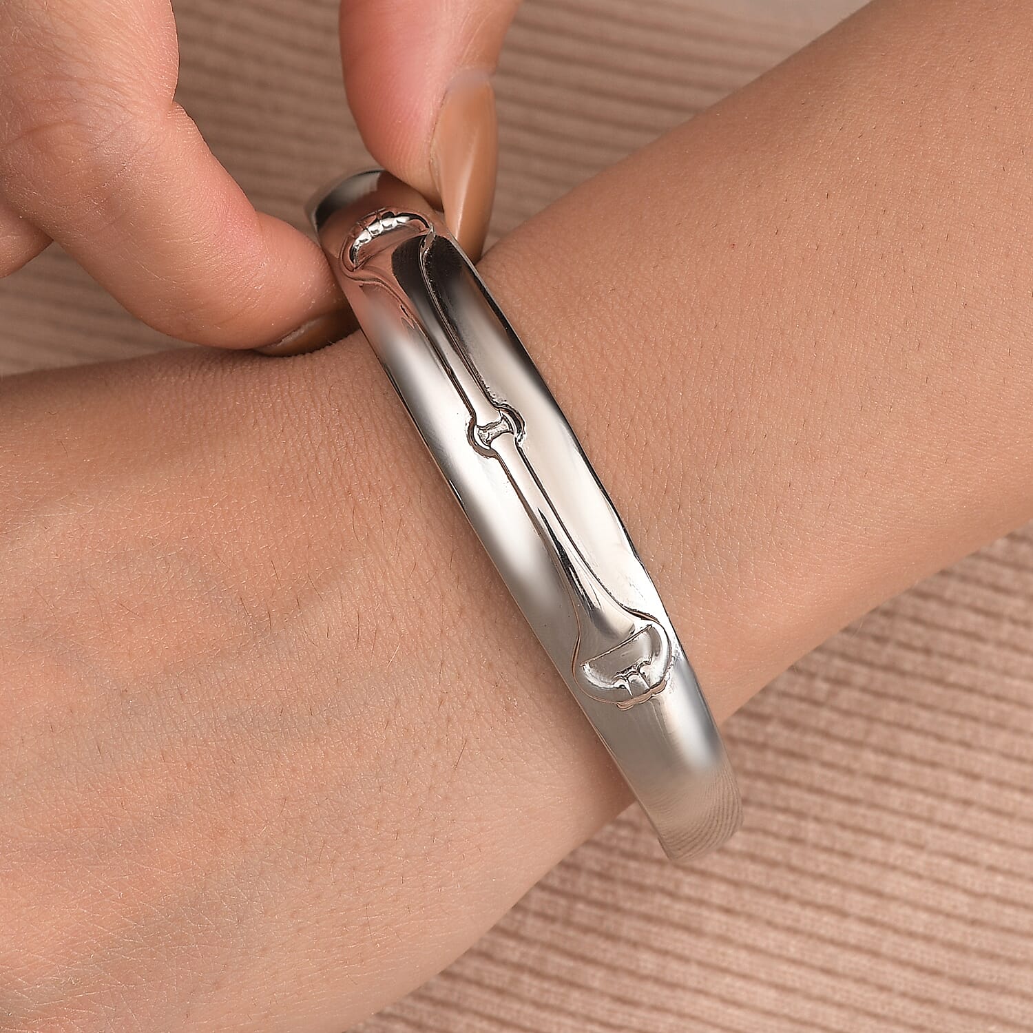 One Time Closeout - Designer Inspired Snaffle Bangle (Size 7.5) 8098712 3