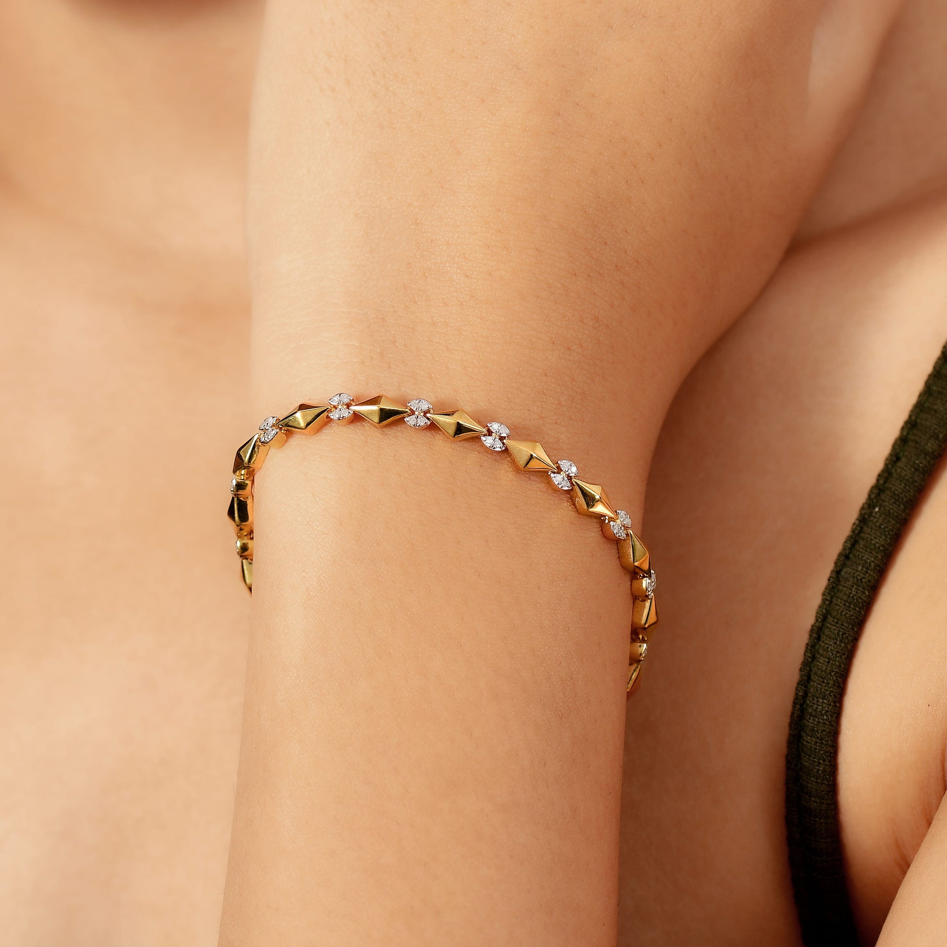 GP Milano Collection - White Diamond Linking Bracelet (Size 7.5) with GB Lock Box in 18K Vermeil Yellow Gold Over Sterling Silver 8148023 3