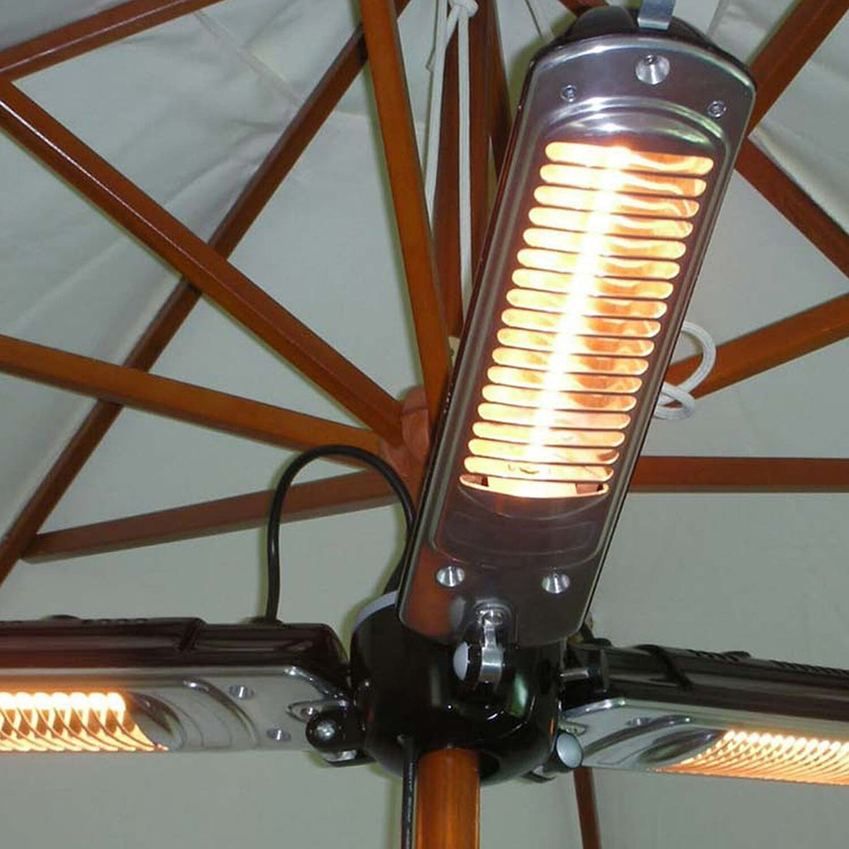 Modena: Parasol Mounted Electric Patio Heater With 3 Heating Panels (2000W) 7883910 1