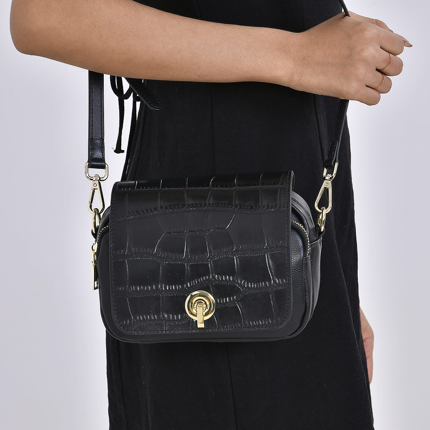 Sencilez Of Barcelona Genuine Leather Croc Embossed Crossbody Bag 7730327 3