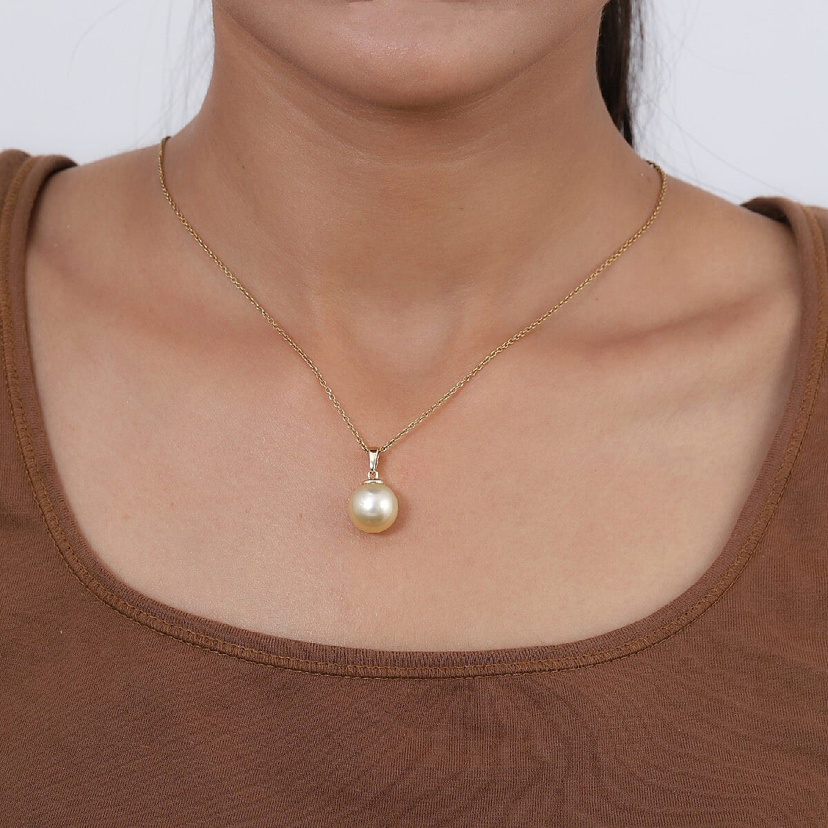 Golden South Sea Pearl Pendant in 9K Yellow Gold 3818706 2
