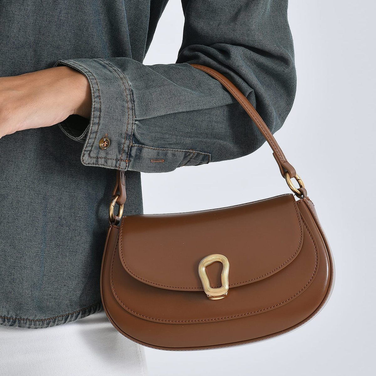 Grand Pelle Genuine Leather Saddle Crossbody Bag - Tan V32515884 4