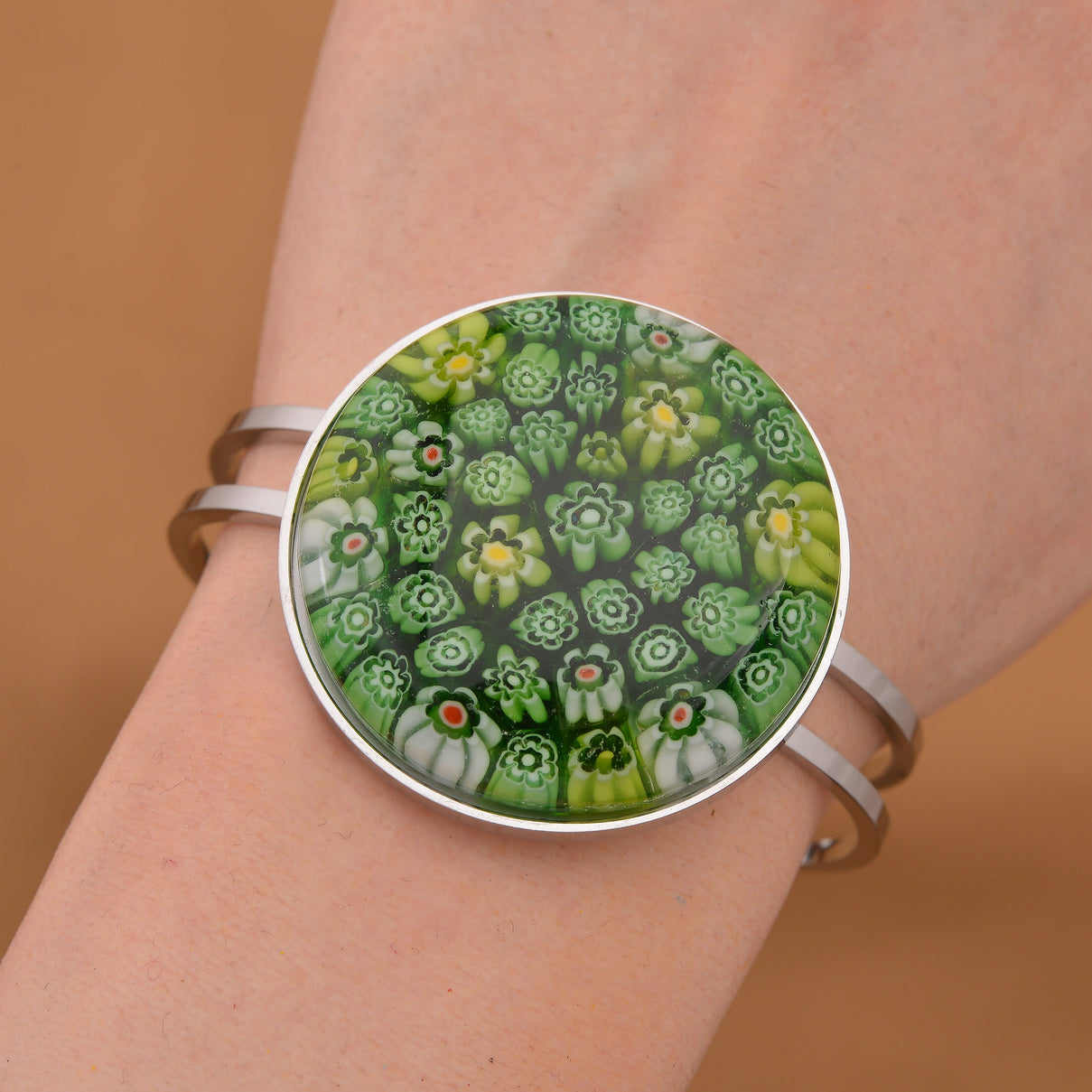Green Colour Murano Style Glass Bangle (Size 7.5) in White Tone 25.00 Ct. V32514898 2