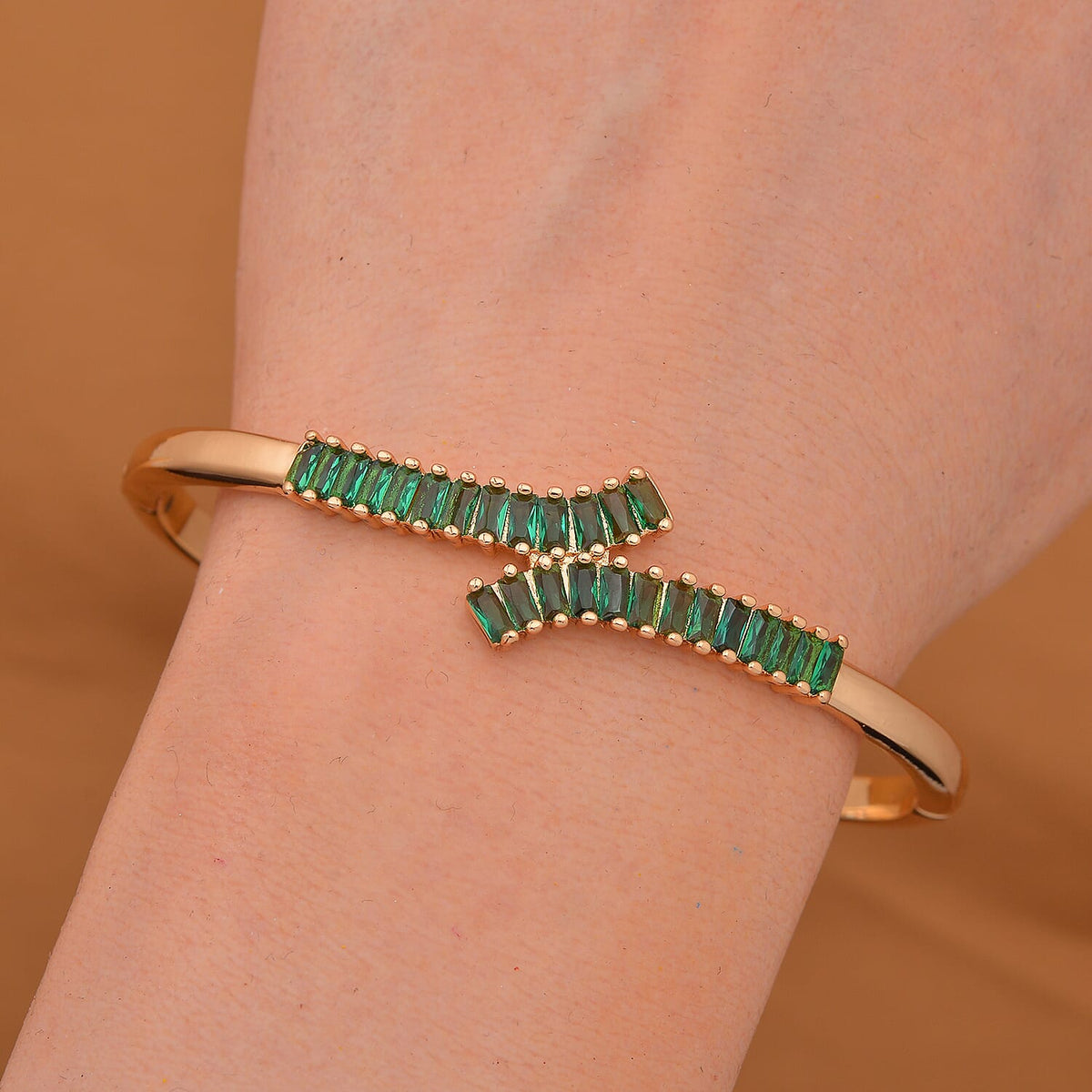 Green Cubic Zirconia  Bangle (Size 7.5)  5.0 Ct. 7856841 3