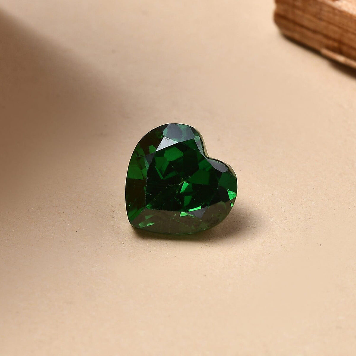 Green Cubic Zirconia Heart 7 mm Gemstone, 1.98 Ct V32531053 1