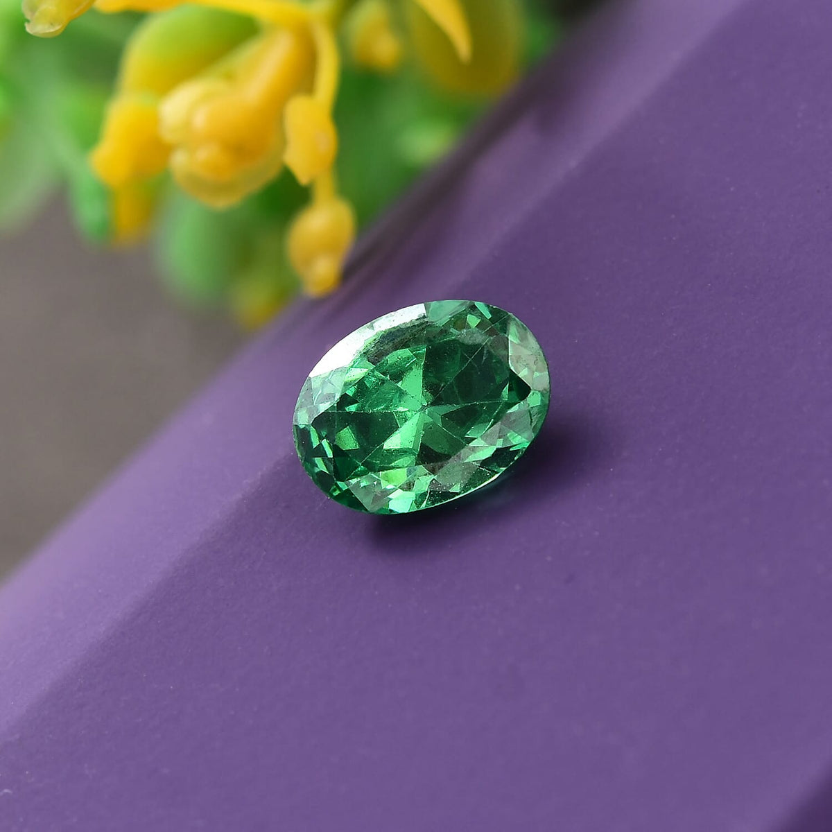 1.75 Ct. Green Cubic Zirconia Loose Gemstone in Oval Shape 8062869 1