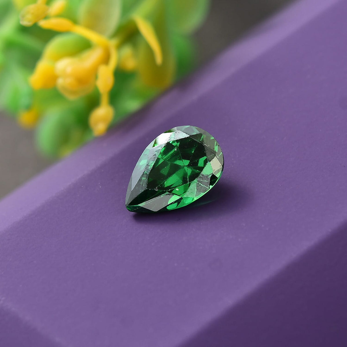 2.82 Ct. Green Cubic Zirconia Loose Gemstone in Pear Shape 8062462 2