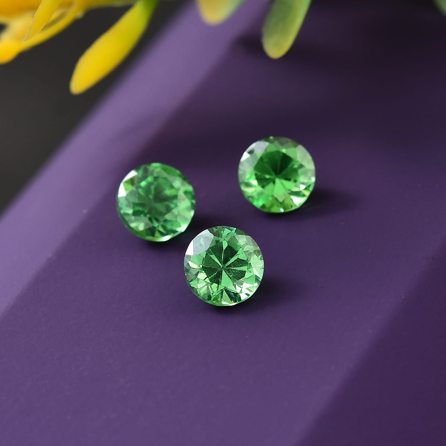 2.29 Ct. Set of 3 Green Cubic Zirconia Loose Gemstones in Round Shape 8062466 1