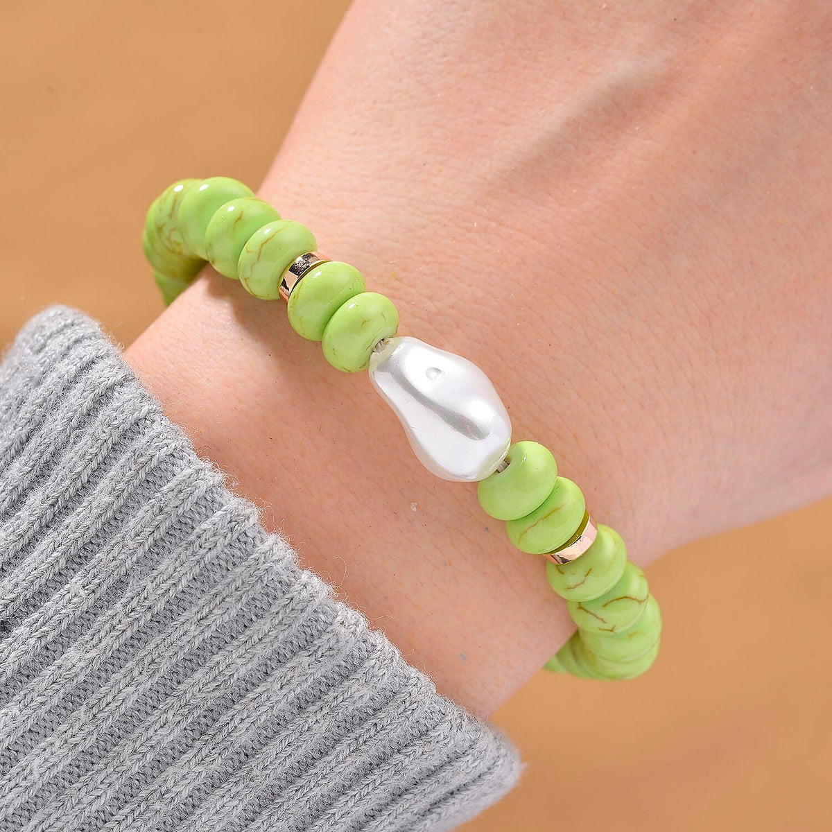 Green Howlite &amp; White Shell Pearl Bracelet (Size 7.5 - 2)  70.00 Ct. 8192801 1