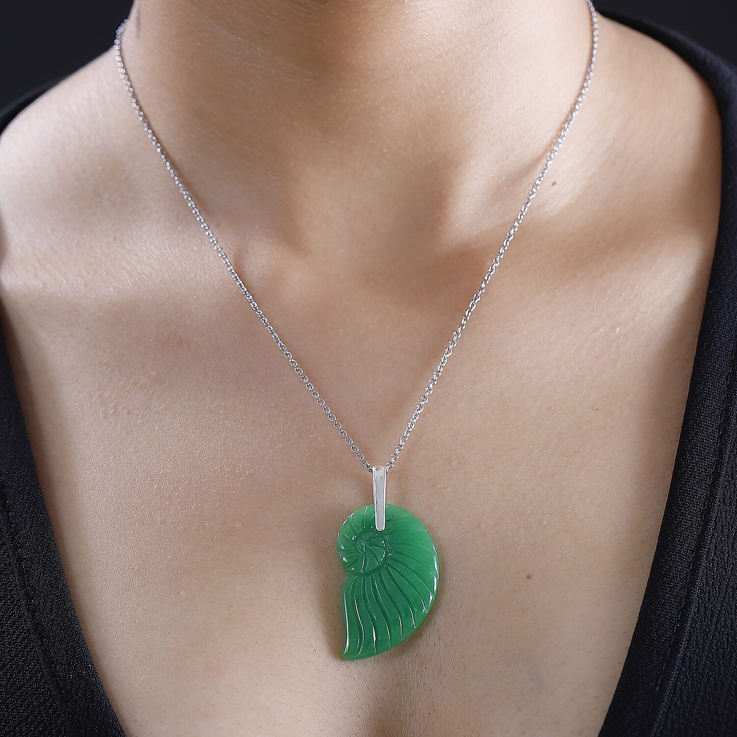 Green Jade Pendant with Chain (Size 20) in Platinum Overlay Sterling Silver  32.000  Ct. 4300027 1