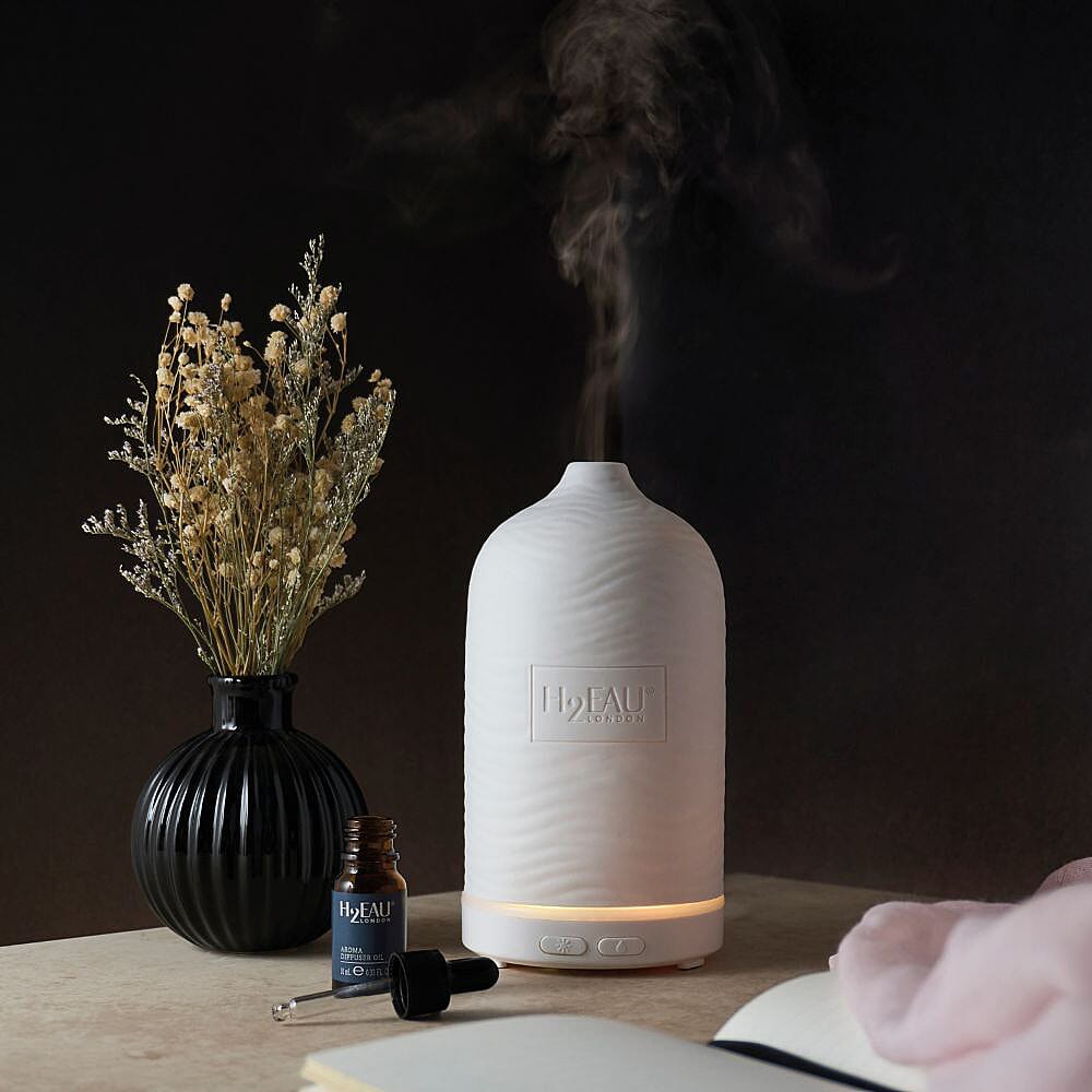 H2EAU Ceramic Aroma Diffuser with 7 Colour Changes - White