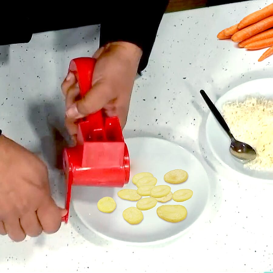 Hand Held Mini Slicer with 3 Stainless Steel Blades - Red 6296763 2