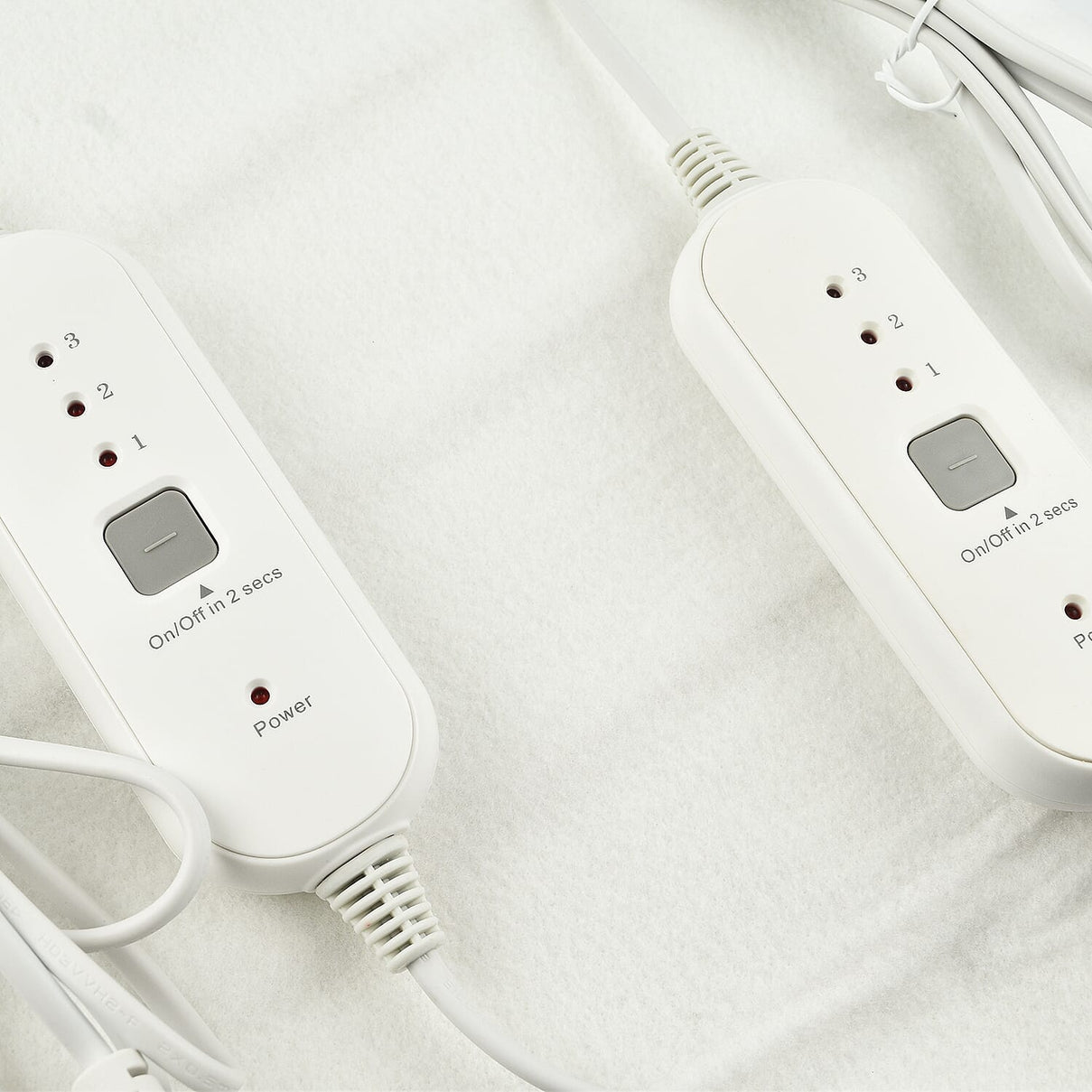 CUQOO Premium Heated Blanket with 3 Heat Setting and LED Indicator Light - White 7707765 5