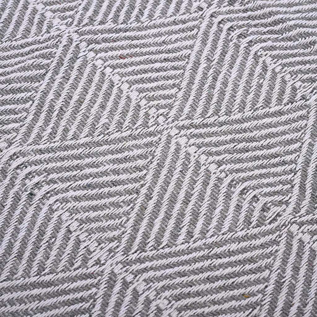 Homesmart Cotton Chevron Throw Blanket (Size 130x160cm) - Grey