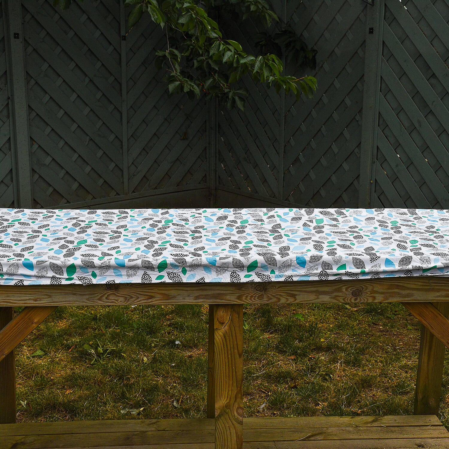 Homesmart Leaves Pattern Rectangle Table Cloth (Size 193x86 cm) - White and Multi 7276191 1