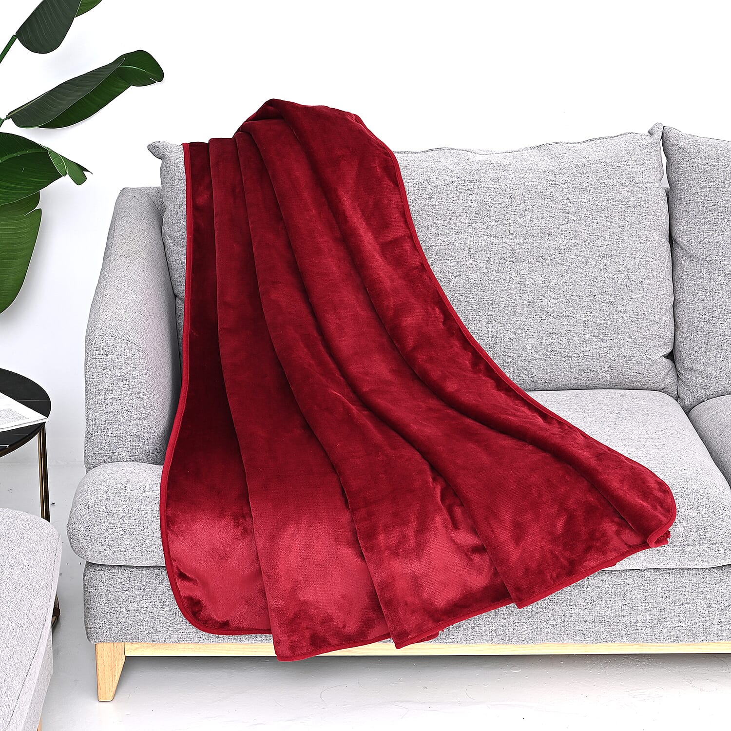 LIVMORE Double Layer Water Resistant Flannel &amp; Sherpa Blanket 510 GSM (200x150 cm) - Burgundy 8197837 0