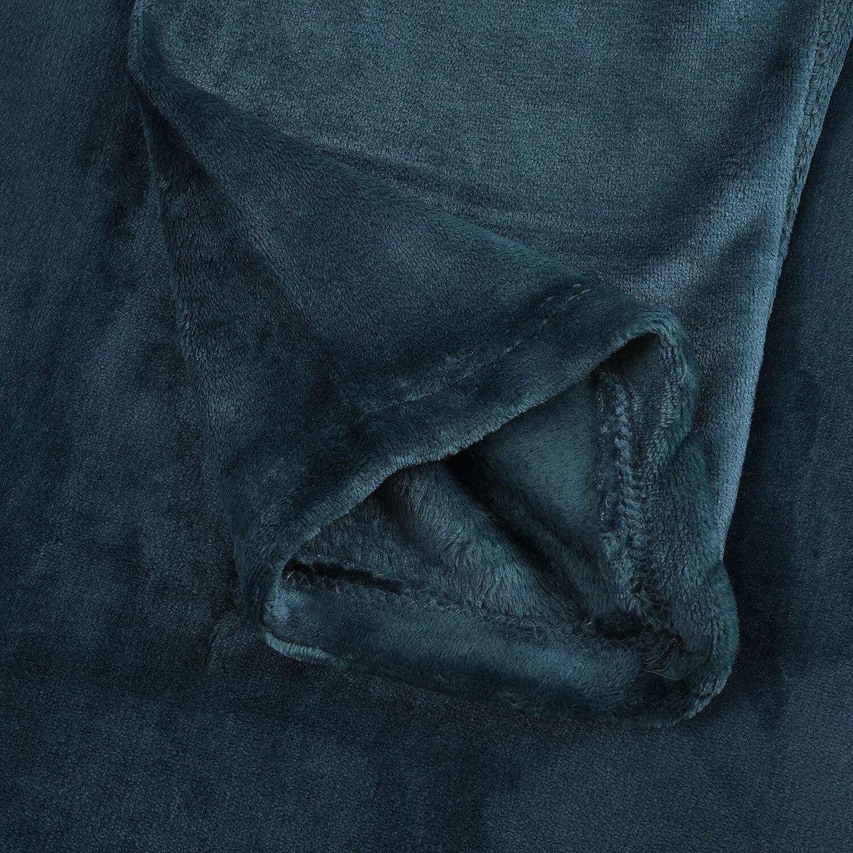 Homesmart Super Soft Flannel Blanket with Sleeves - Green 7083319 2