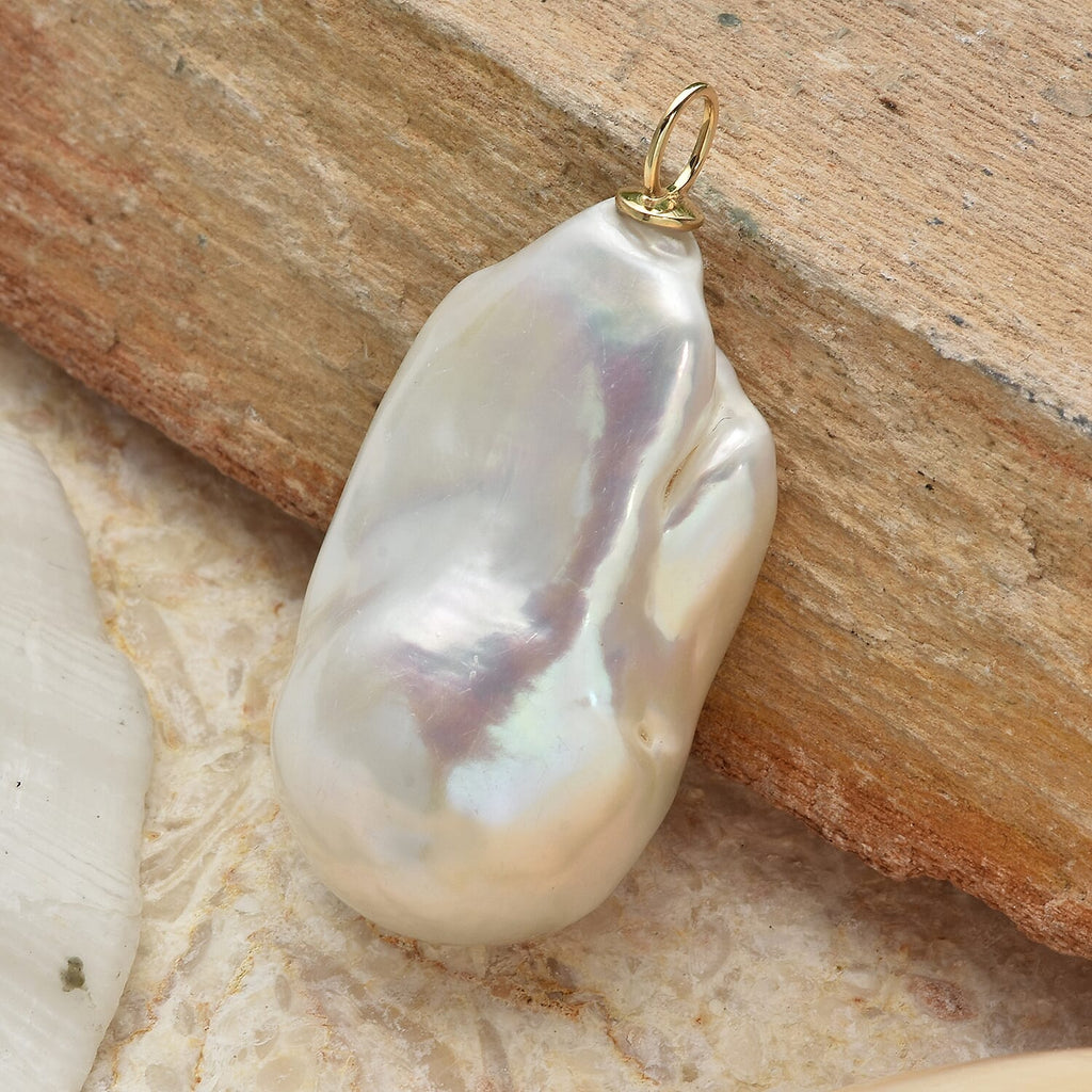 ILIANA 18K Yellow Gold AAA White Baroque Pearl Pendant