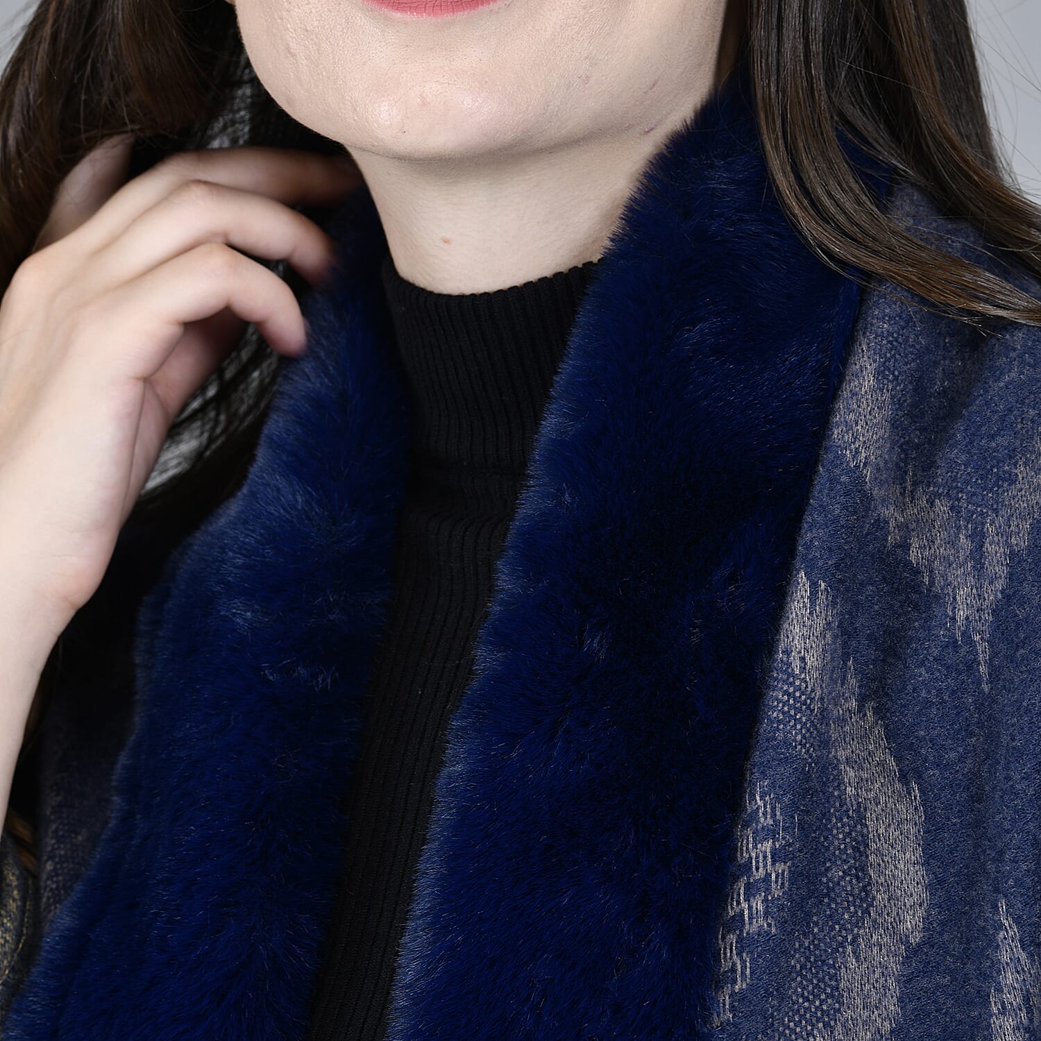 Ikat Pattern Faux Fur Kimono with Fringe - Dark Blue 7629430 5