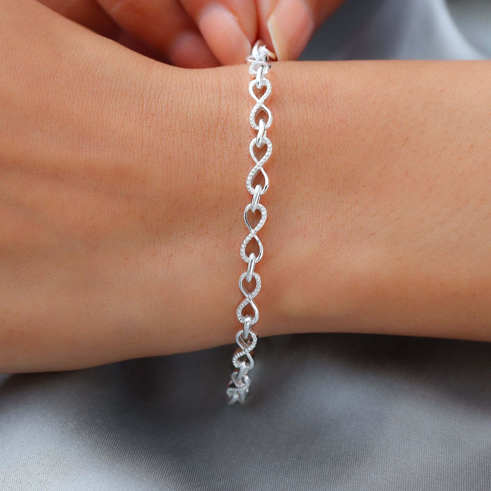 Infinity Knot Bracelet in Sterling Silver 5.60 Grams Size 6.5 Inch 3226484 4