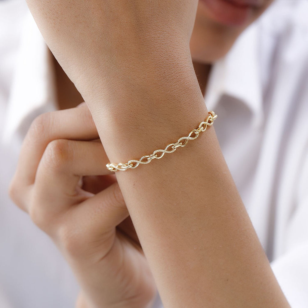 Infinity Knot Link Bracelet (Size - 6.5) in 18K Vermeil Yellow Gold Plated Sterling Silver, Gold Wt. 6.40 Gms.
