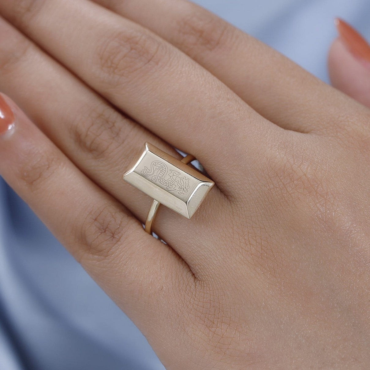 Italian Made - 9K Yellow Gold Dragon Motif Bar Ring 7382140 9