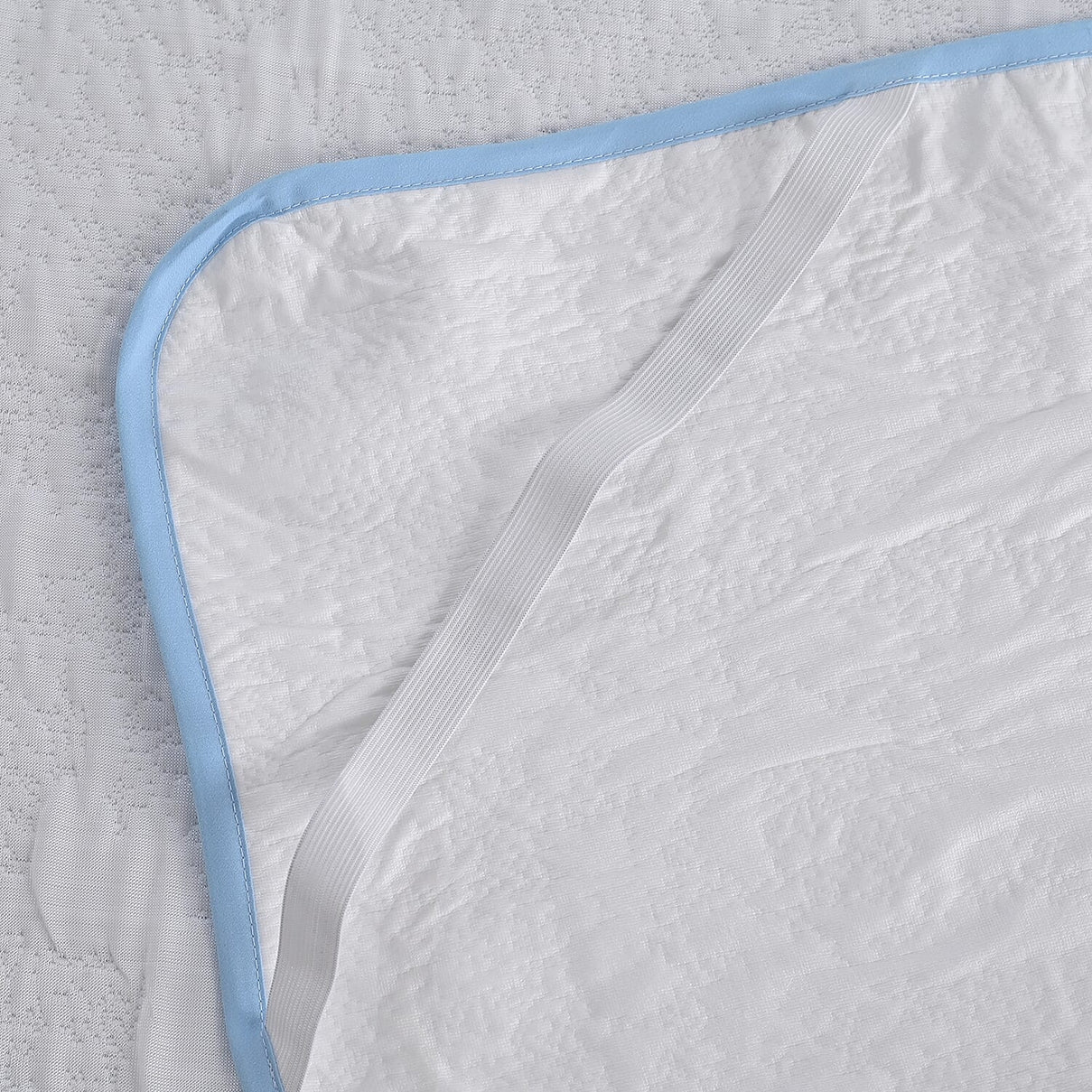 Homesmart Cooling Jacquard Waterproof Mattress Protector with Anchor Band Fit (135x190cm) - White 8047191 5