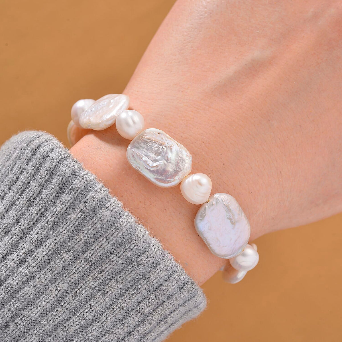 Keshi Pearl, White Fresh Water Pearl Bracelet (Size - 7.5) with Magnetic Clasp in Rhodium Overlay Sterling Silver 65.00 Ct. V32577974 2