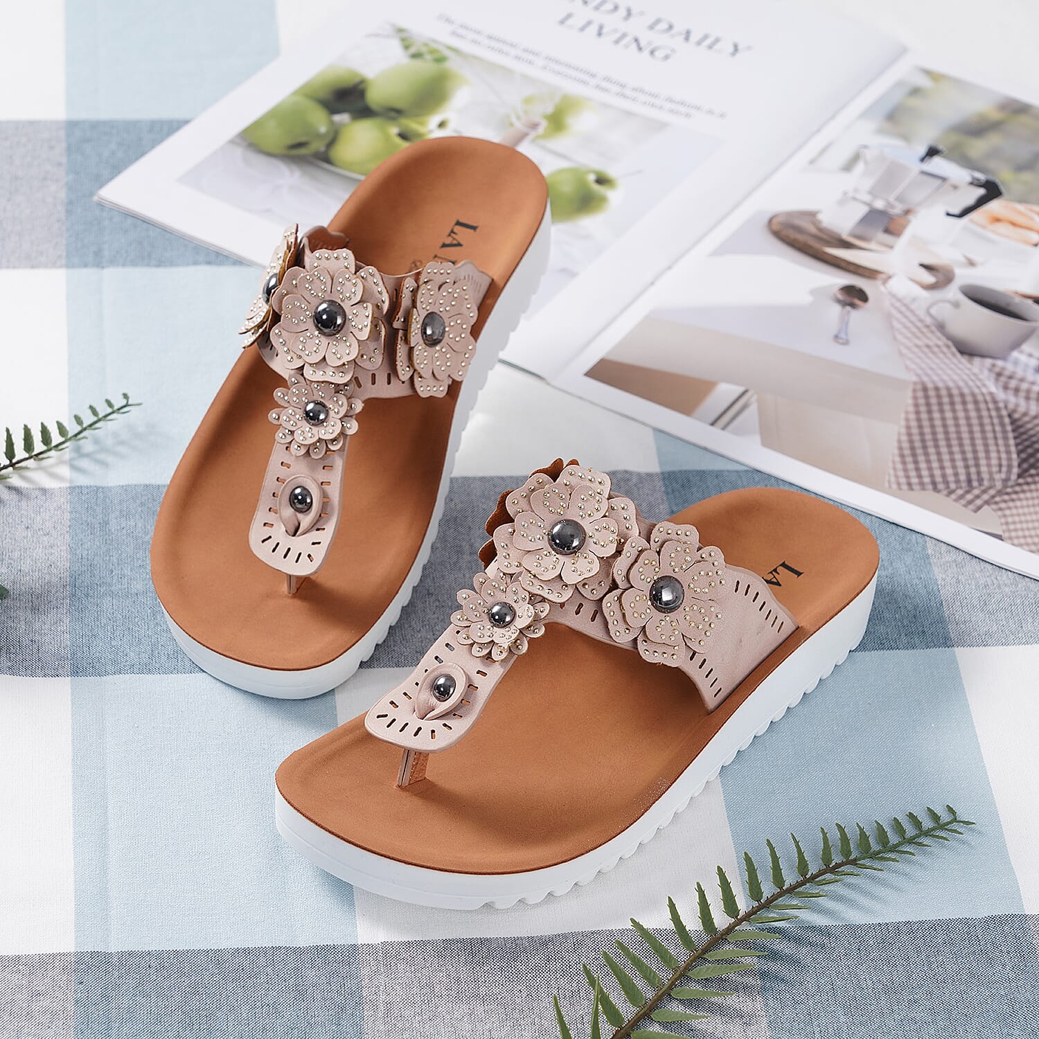 LA MAREY Floral Pattern Faux-Leather Slippers - Pink 3808906 3