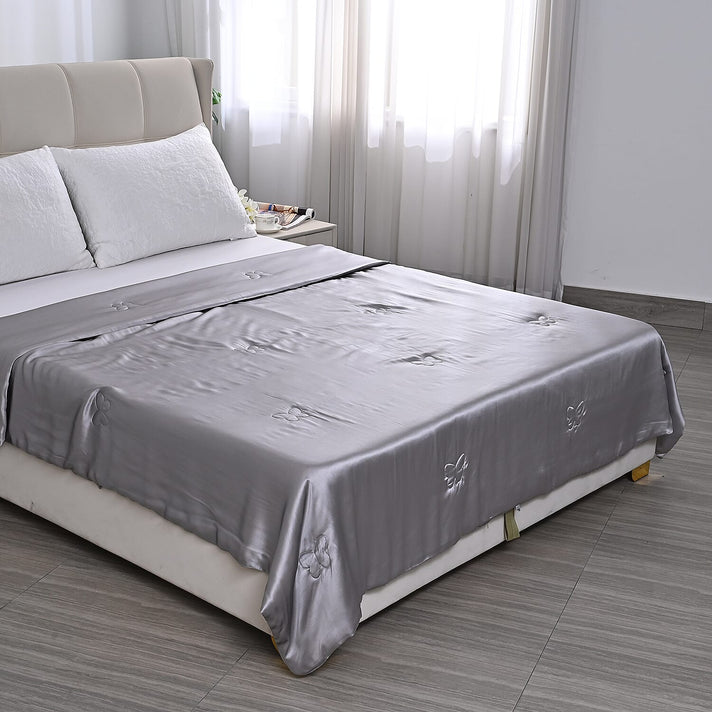 La Marey Signature 100% Mulberry Silk Quilt (200 x 200 cm, Double) - Grey 8419182 1