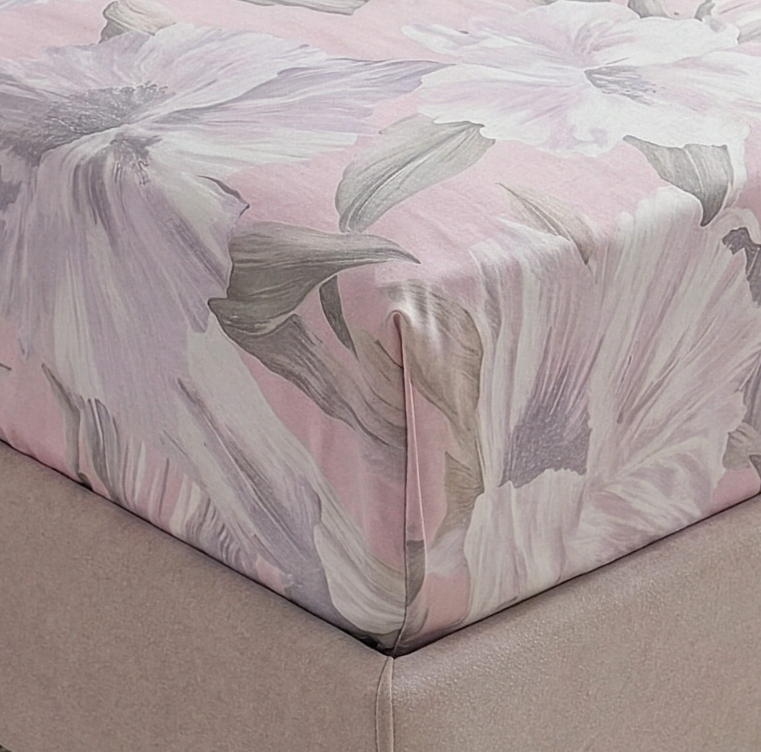 LA Marey Signature Collection - 3 Piece Set - 100% Mulberry Silk Fitted Sheets &amp; 2 Mother Of Pearl Button Pillowcases King (200 x 150 cm) - Beige 8412044 3