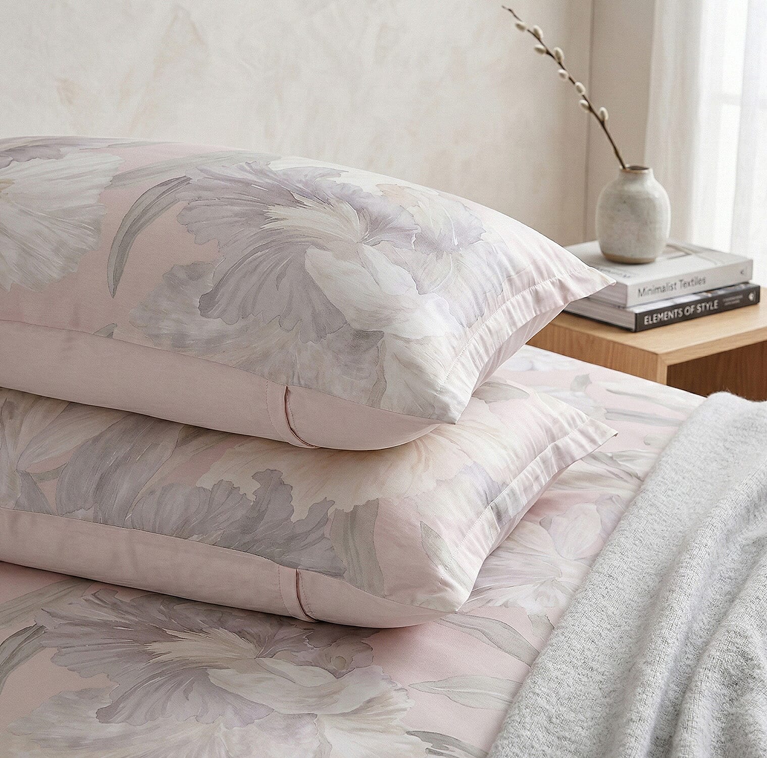 LA Marey Signature Collection - 3 Piece Set - 100% Mulberry Silk Fitted Sheets &amp; 2 Mother Of Pearl Button Pillowcases King (200 x 150 cm) - Beige 8412044 4
