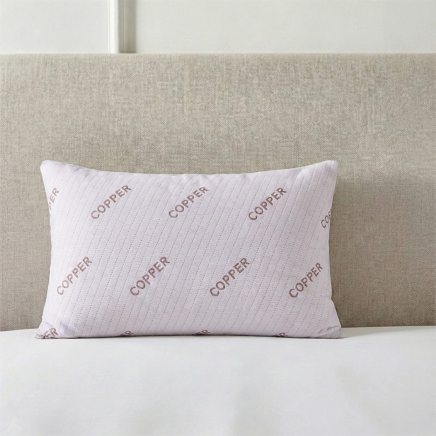 LIVMORE Patterned Pillow Case - White 8286429 2