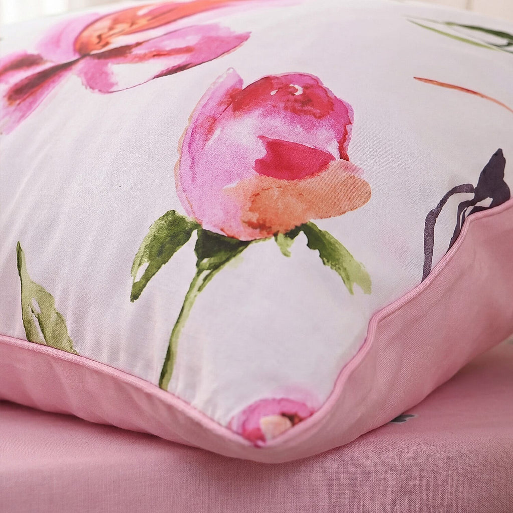 LIVMORE 4-Piece Reversible Printed Bedding Set - inc. Duvet Cover, Fitted Sheet & 2 x Coordinated Pillowcases (Double) - Pink