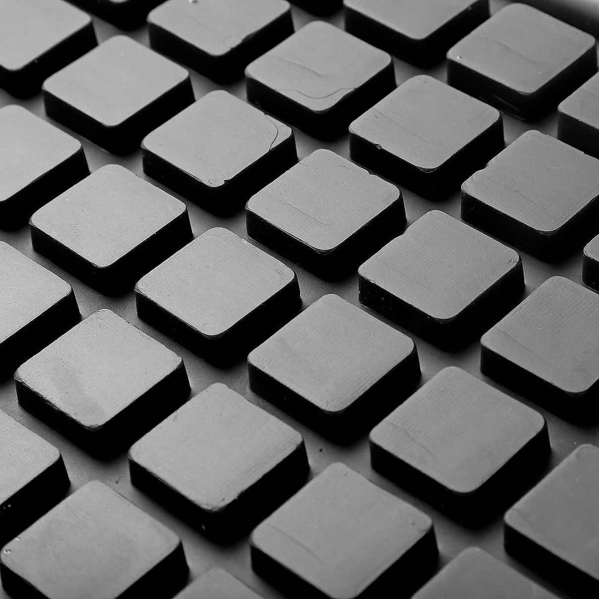 LIVMORE Natural Shungite Infused-Gel Pad Pillow with Cover - 2Kg Designed to Evenly Distribute Pressure &amp; Reduce Strain 8231357 10