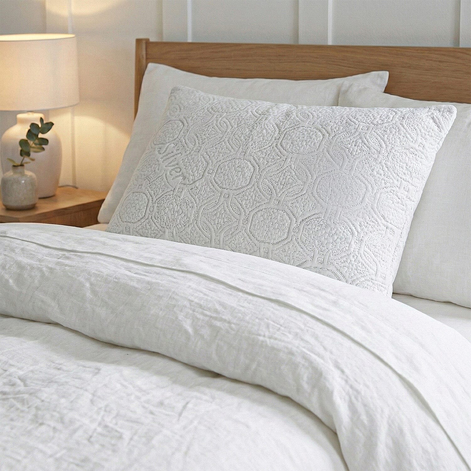 LIVMORE Silver-Infused Jacquard Waterproof Pillow Protector (50 x 75cm) - White 8322493 2