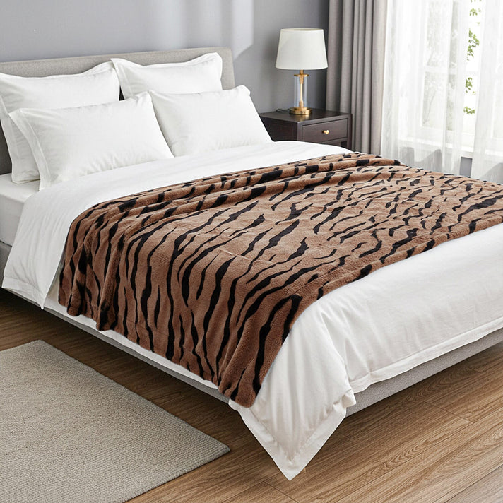 LIVMORE Zebra Print Faux Fur Cosy Blanket (200x150 cm) - Brown &amp; Black, 560 GSM 8188331 1