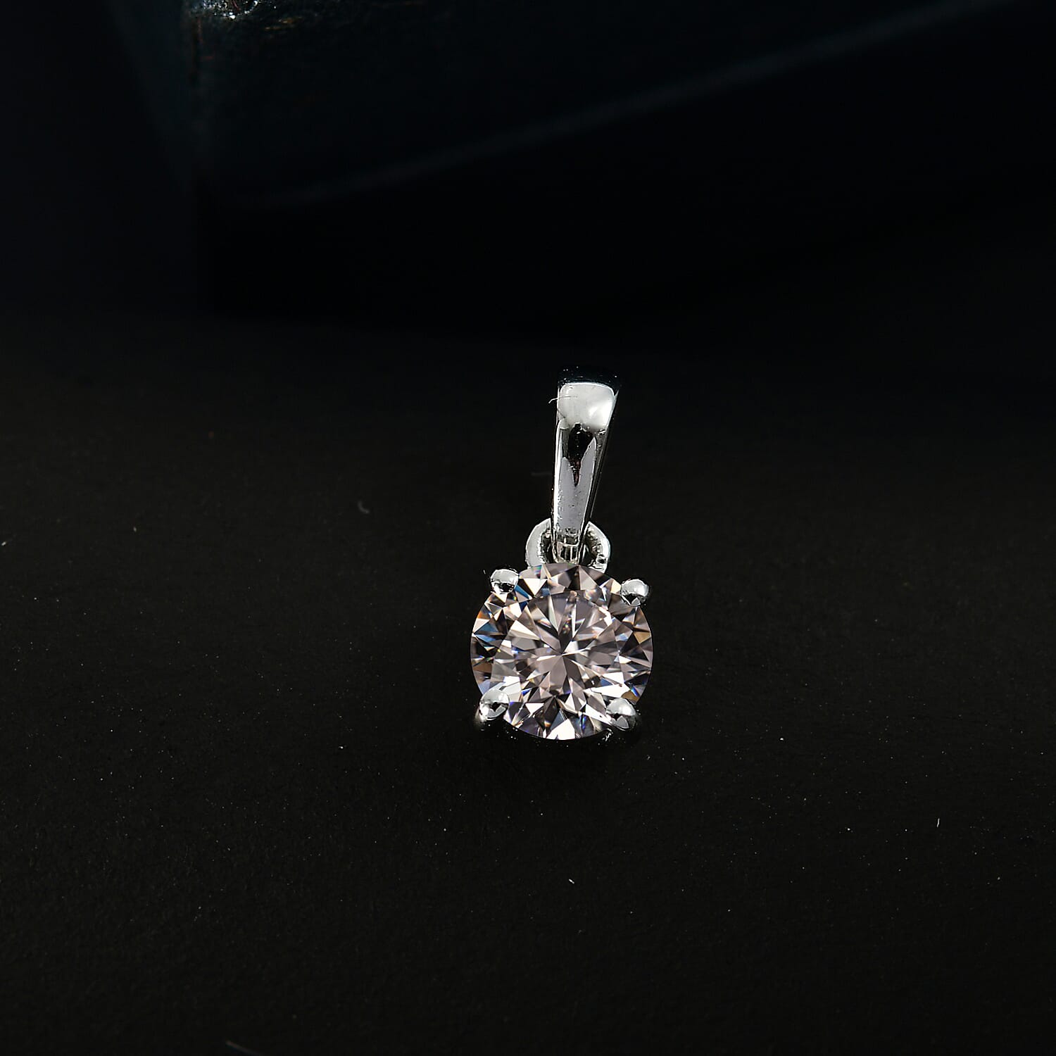 LUXURIANT 950 Platinum SGL Certified Lab Grown Diamond (VS-E/F) Solitaire Pendant 7956191 3