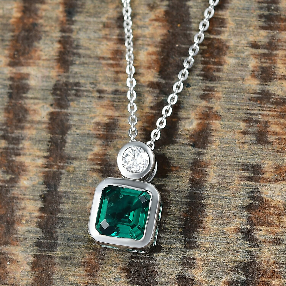 D'joy Lab Grown Emerald, Moissanite Pendant with Chain (Size 20) in Rhodium Overlay Sterling Silver 1.28 Ct. 4415153 2