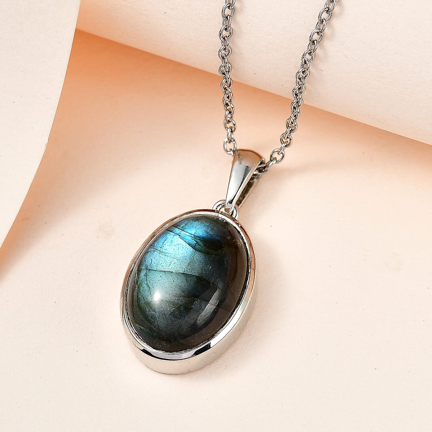 Labradorite Oval Cabochon Pendant with Chain (Size 20) 11.90 Ct. 4192673 3