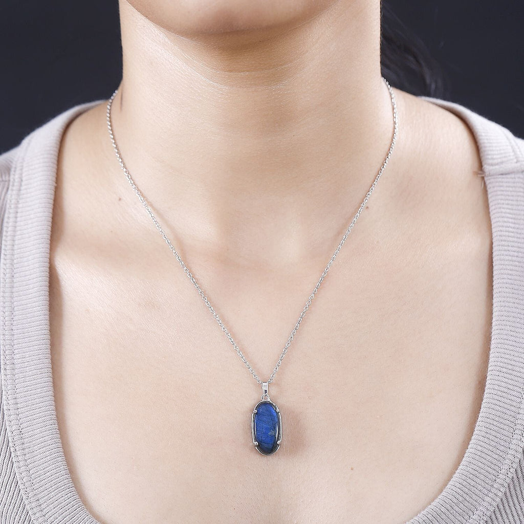 Labradorite Rhodium Overlay Sterling Silver Pendant with Chain (Size 20) in 11.10 Ct.