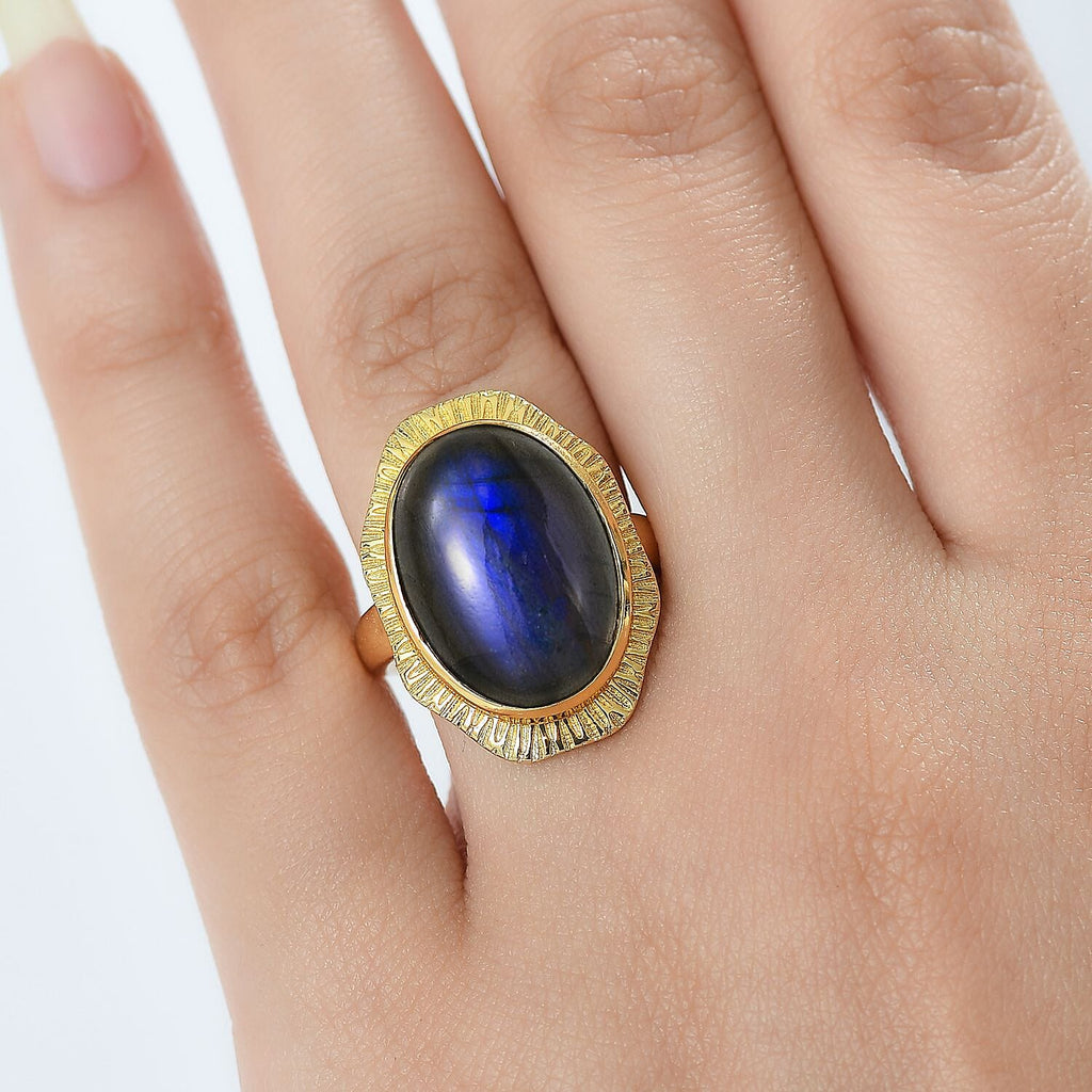 Labradorite Solitaire Ring Pure Yellow Brass  12.035  Ct.