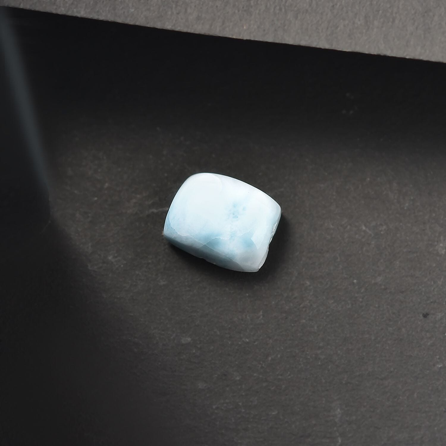 A Larimar Loose Gemstone in Cushion Shape (9x7mm) 2.26 ct. 8025717 1