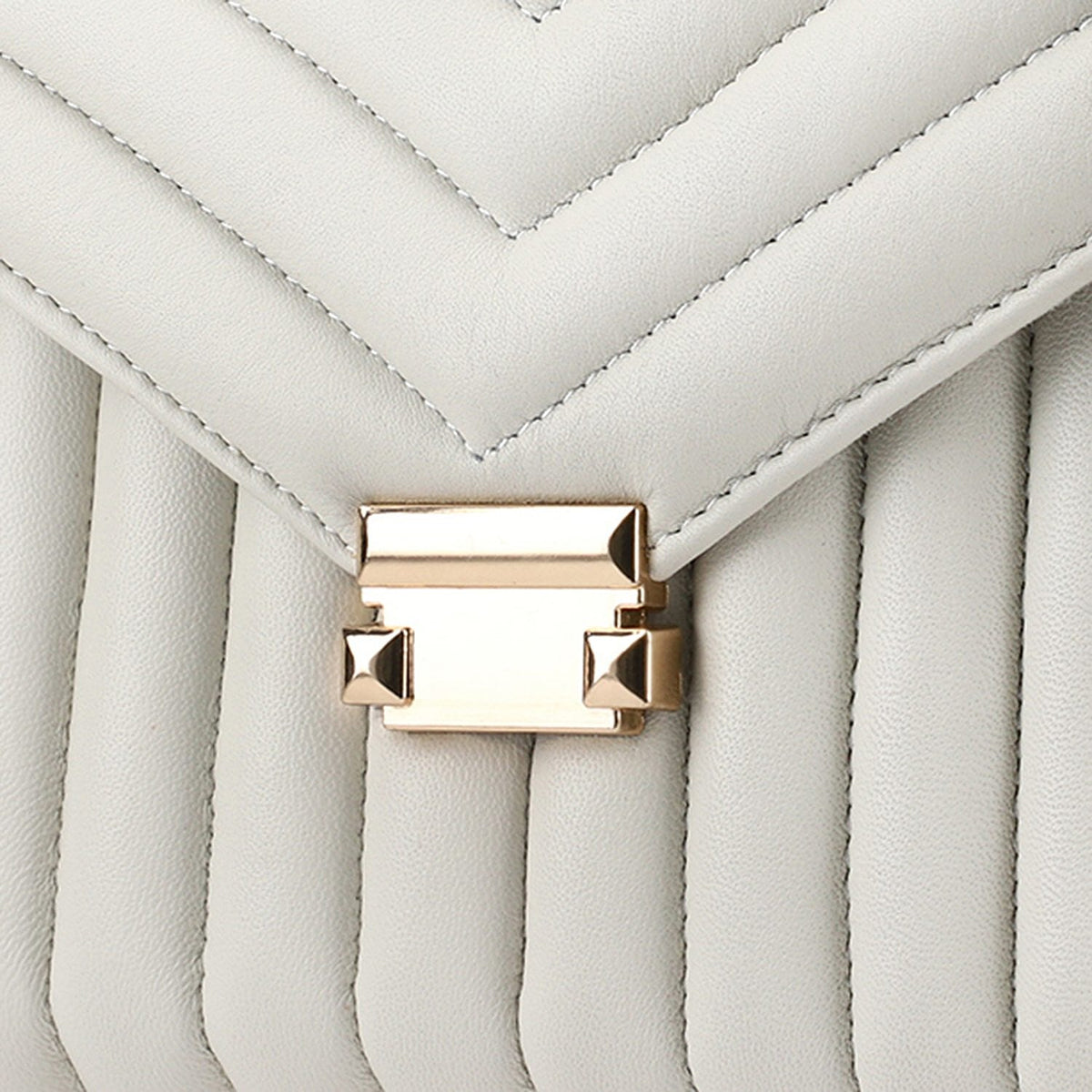 ONE TIME DEAL Designer 100% Genuine Leather Quilted Crossbody Bag With Curb Link Strap - White 7171101 9
