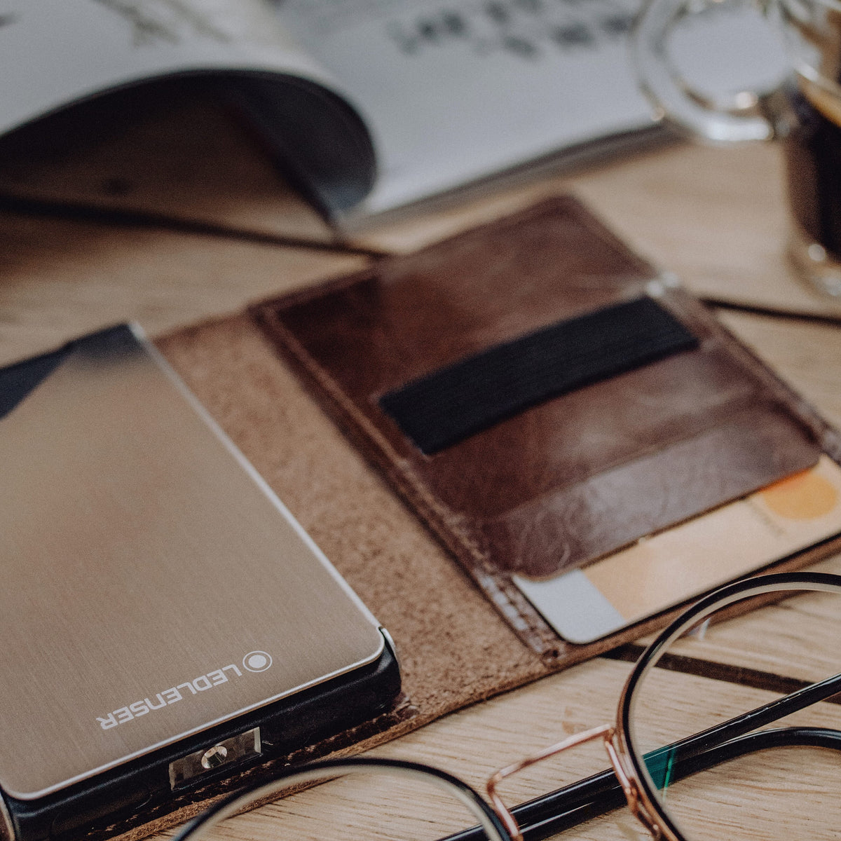 Ledlenser Lite Genuine Leather Wallet, Wireless Charging, Secure Card Holder, Flashlight With RFID Protection - Brown 7962888 3