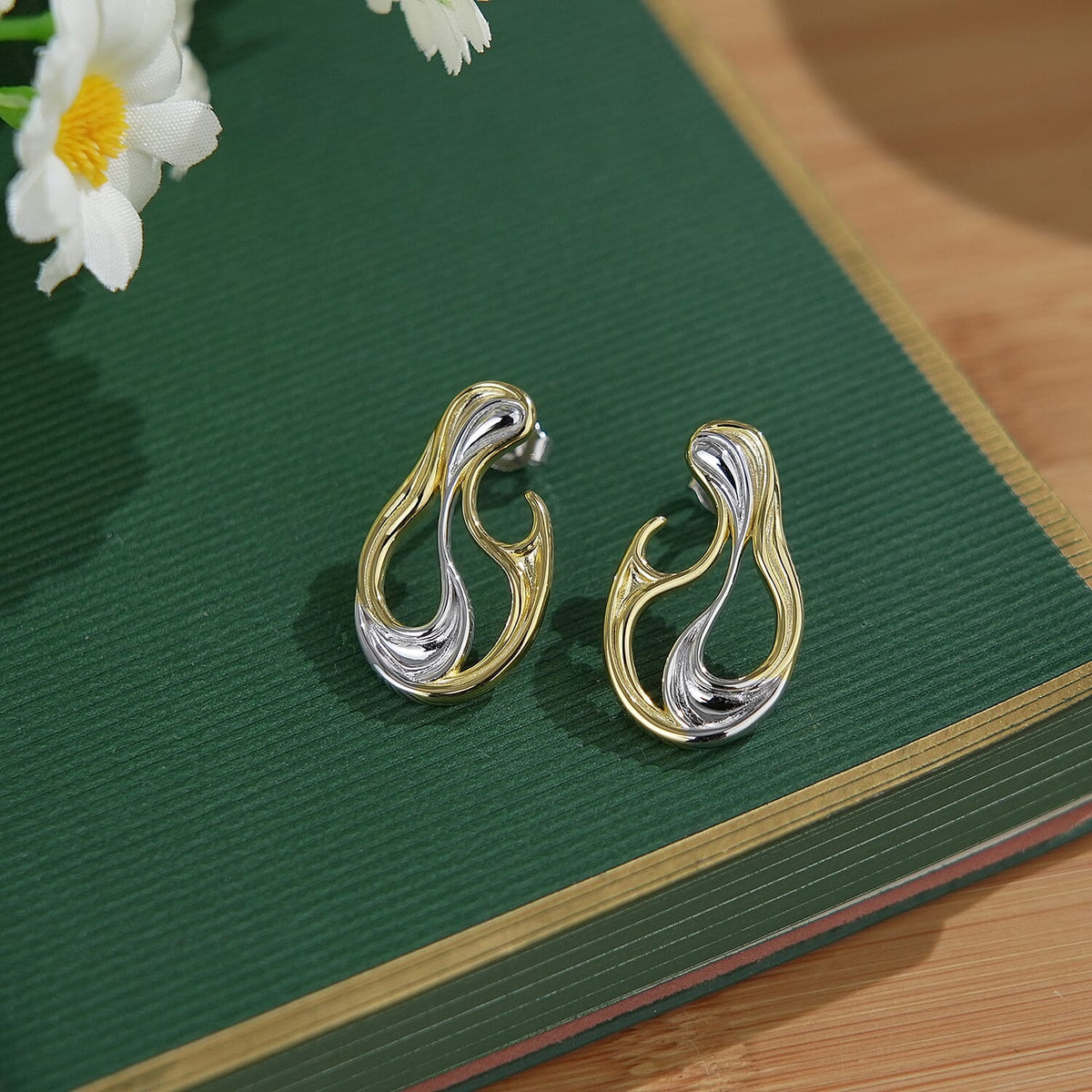 Lucy Q-Flame Collection Sterling Silver Sculptural Earring with Push Back in Two Tone Plated, Silver Wt. 6.00 Gms. 8275036 2