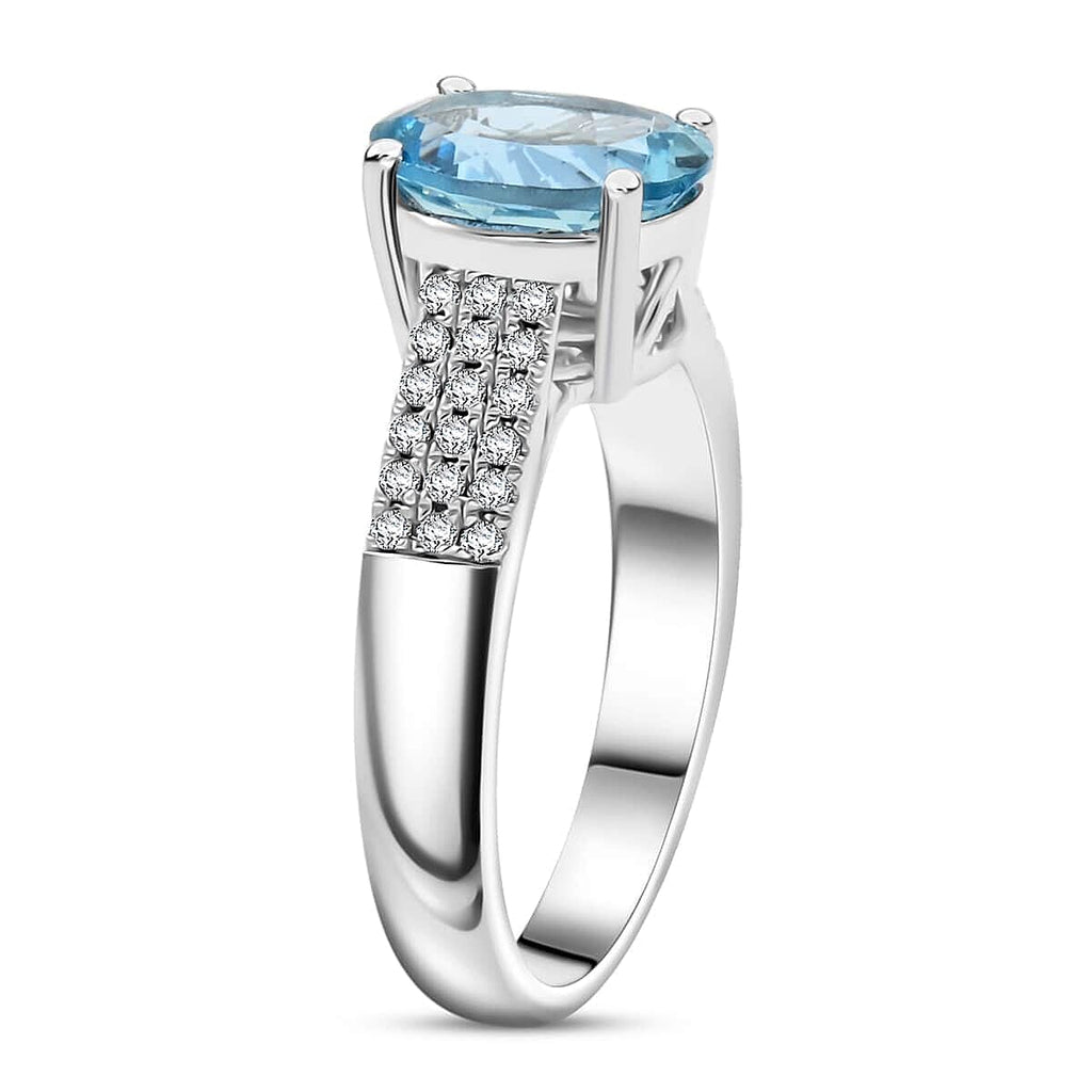 Luxoro  10K White Gold  AAAA   Santamaria Aquamarine ,  White Diamond  VS Ring 1.75 ct,  Gold Wt. 3.7 Gms  1.750  Ct.